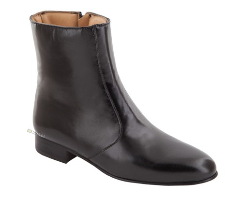 BOOT WITH ZIPPER, ALL GOAT LEATHER, MADE IN SPAIN.